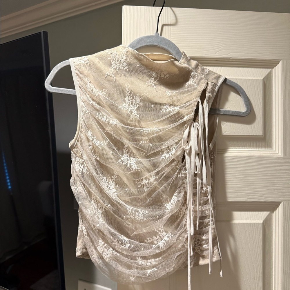 FLORAL LACE RUCHED KNOTTED TANK TOP - Picture 3 of 3